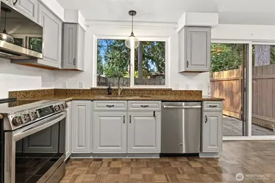 8719 238th Street SW #B3, Edmonds, WA 98026 - Photo 11