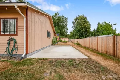 209 Emery Avenue N, South Prairie, WA 98385 - Photo 35