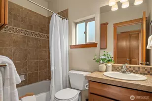2340 44th Ave SW, Seattle, WA 98116 - Photo 23