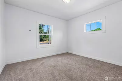6925 52nd Avenue W, University Place, WA 98467 - Photo 5