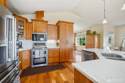 5675 Meadow View Court, Ferndale, WA 98248 - Photo 7