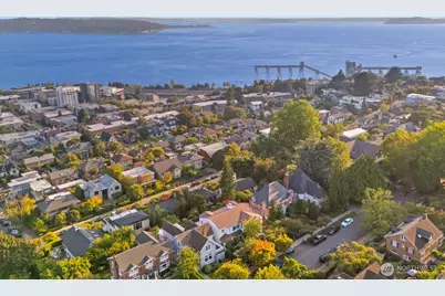 307 W Highland Drive, Seattle, WA 98119 - Photo 27