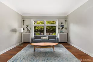 307 W Highland Dr, Seattle, WA 98119 - Photo 9