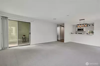 22240 24th Avenue S #E38, Des Moines, WA 98198 - Photo 9