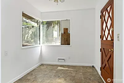 17552 Ballinger Way NE, Lake Forest Park, WA 98155 - Photo 11
