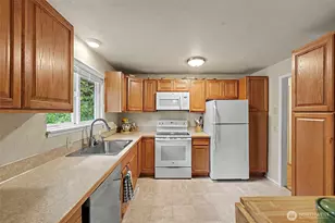2016 Sycamore St SE, Lacey, WA 98503 - Photo 13