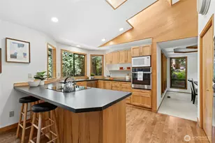 14818 NE 198th St, Woodinville, WA 98072 - Photo 15