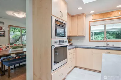 2337 W Hills Drive, Longview, WA 98632 - Photo 9