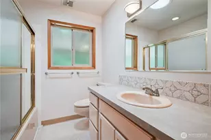 2337 W Hills Dr, Longview, WA 98632 - Photo 17