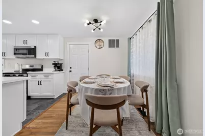 233 S 301st Street, Federal Way, WA 98003 - Photo 9