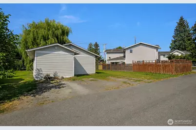 221 Front Street, Sumas, WA 98295 - Photo 17