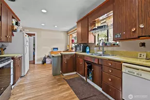 302 115th St E, Tacoma, WA 98445 - Photo 7