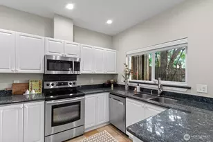 401 S 51st Ct, Renton, WA 98055 - Photo 17