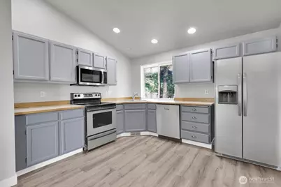 8415 199th Street Ct E, Spanaway, WA 98387 - Photo 13
