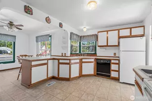 2205 Ocean Beach Hwy, Longview, WA 98632 - Photo 11