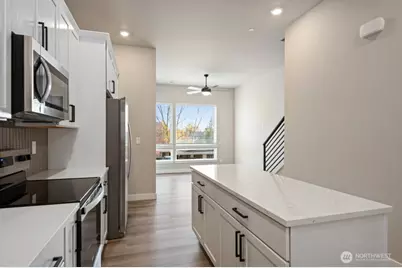 6611 S 128th Street, Seattle, WA 98178 - Photo 7