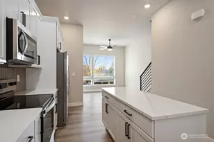 6611 S 128th St, Seattle, WA 98178 - Photo 7