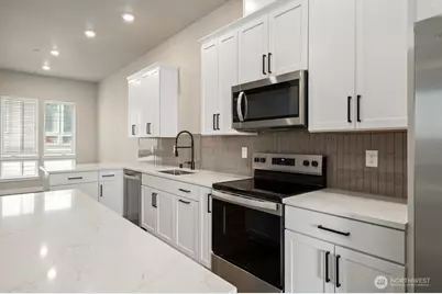 6611 S 128th Street, Seattle, WA 98178 - Photo 9