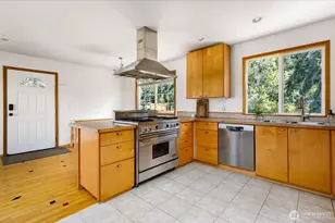 1002 Carl Ave, Oak Harbor, WA 98277 - Photo 11
