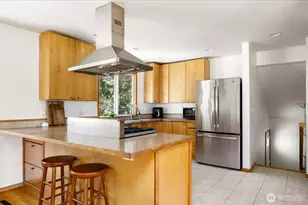 1002 Carl Ave, Oak Harbor, WA 98277 - Photo 9