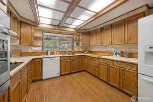 824 NE 194th St, Shoreline, WA 98155 - Photo 7