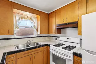 13004 Ambaum Blvd SW, Burien, WA 98146 - Photo 11