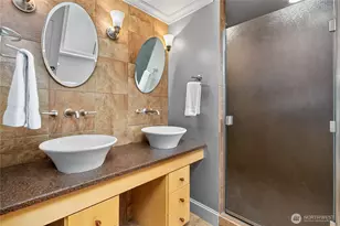 15865 Northup Way, Bellevue, WA 98008 - Photo 25