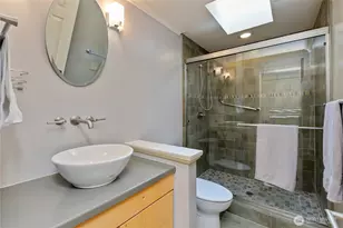 15865 Northup Way, Bellevue, WA 98008 - Photo 29