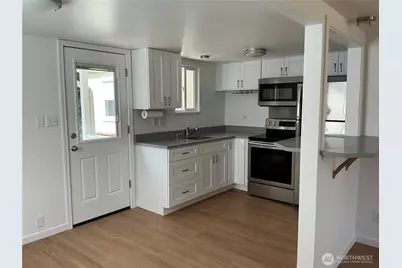 325 Hawthorne Street, Burlington, WA 98233 - Photo 9