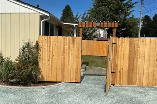 325 Hawthorne St, Burlington, WA 98233 - Photo 3