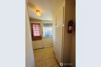 3210 NW 69th Street, Seattle, WA 98117 - Photo 7