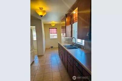 3210 NW 69th Street, Seattle, WA 98117 - Photo 5
