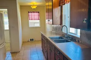 3210 NW 69th St, Seattle, WA 98117 - Photo 5