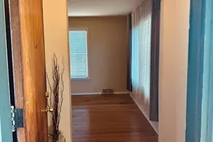 3210 NW 69th St, Seattle, WA 98117 - Photo 3