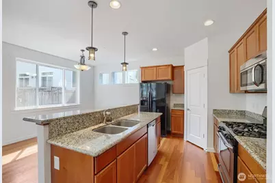 126 209th Place SW, Lynnwood, WA 98036 - Photo 5