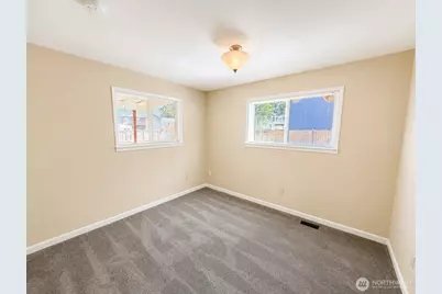 5502 27th Street NE, Tacoma, WA 98422 - Photo 9