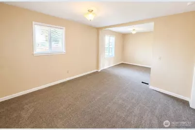 5502 27th Street NE, Tacoma, WA 98422 - Photo 11