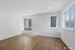 3216 15th Ave W, Seattle, WA 98119 - Photo 3