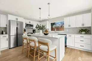 1404 N 136th St, Seattle, WA 98125 - Photo 3