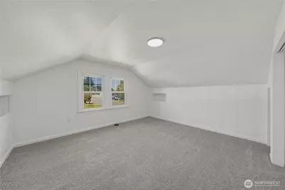 825 8th St NW, Puyallup, WA 98371 - Photo 17