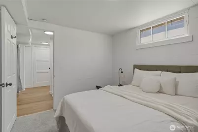 825 8th St NW, Puyallup, WA 98371 - Photo 27