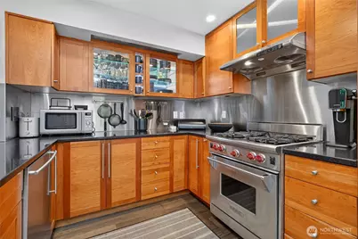 2518 E Roy Street, Seattle, WA 98112 - Photo 11