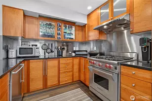 2518 E Roy St, Seattle, WA 98112 - Photo 11
