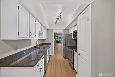 13730 15th Avenue NE #A102, Seattle, WA 98125 - Photo 5