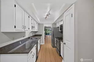 13730 15th Ave NE, Seattle, WA 98125 - Photo 5