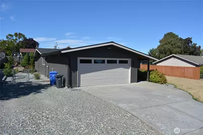 520 SW 4th Avenue SW, Oak Harbor, WA 98277 - Photo 1