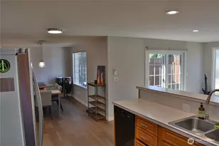 520 SW 4th Ave SW, Oak Harbor, WA 98277 - Photo 9