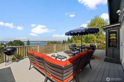 780 Greenoch Loop, Oak Harbor, WA 98277 - Photo 1