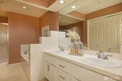 1762 NW 57th Street #403, Seattle, WA 98107 - Photo 17