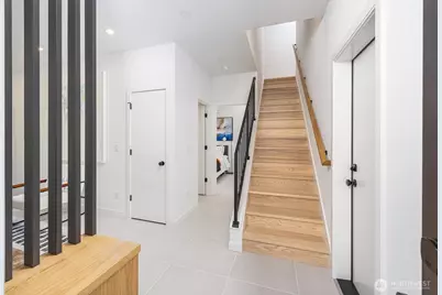 2011 NE 123rd Street, Seattle, WA 98125 - Photo 9